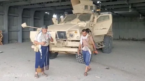 حضور حوثی‌ها در بندر استراتژیک المخا؛ یک قدم به کنترل باب المندب نزدیک‌تر شدند!